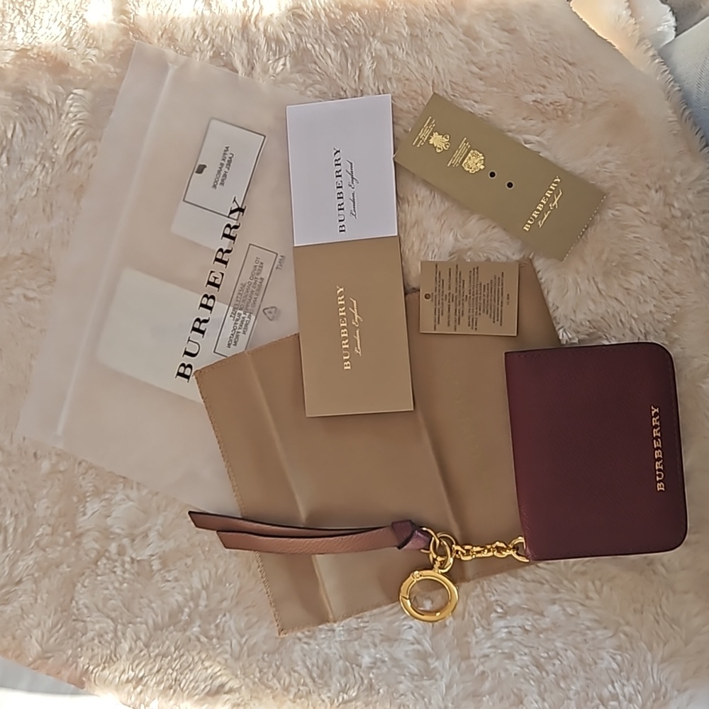 Burberry Maroon and Gold Key & Card Holder